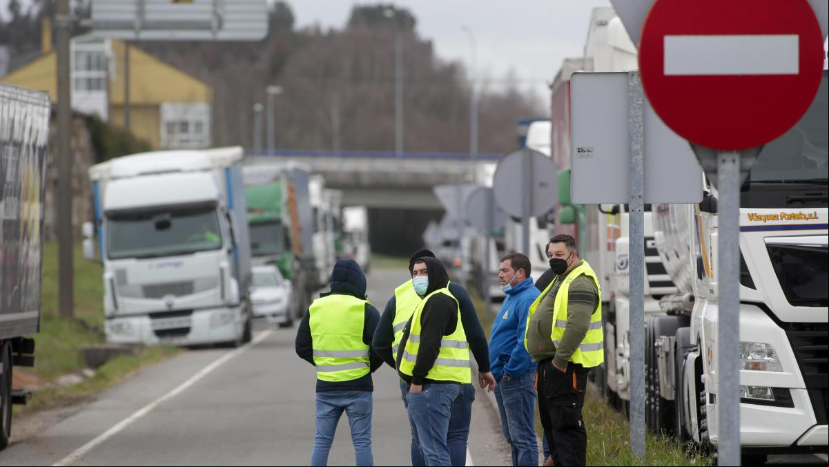 Escaso seguimiento en la primera jornada de paro indefinido del transporte