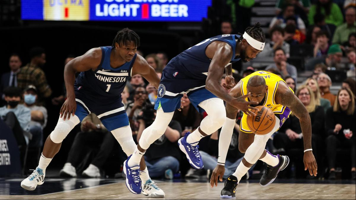 LeBron James recluta al enemigo número uno de Russell Westbrook