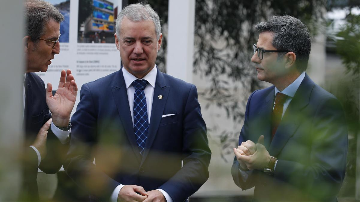Feijóo mantiene una conversación telefónica con Urkullu