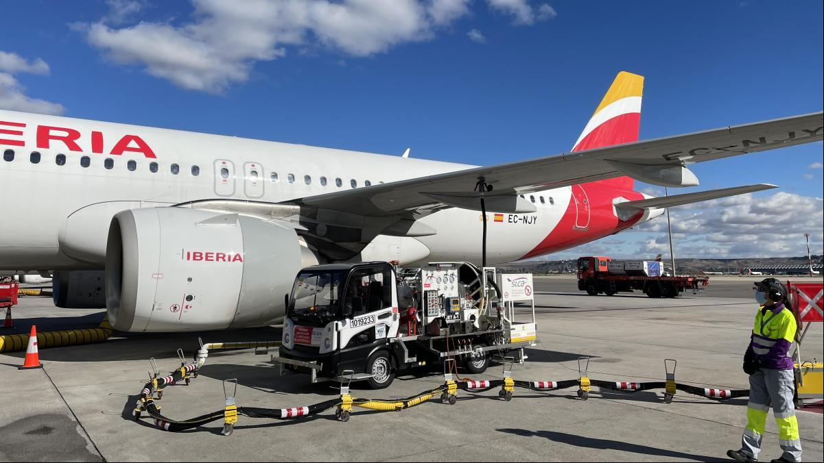 El grupo de Iberia y Vueling subirá el precio de los billetes si la guerra se extiende