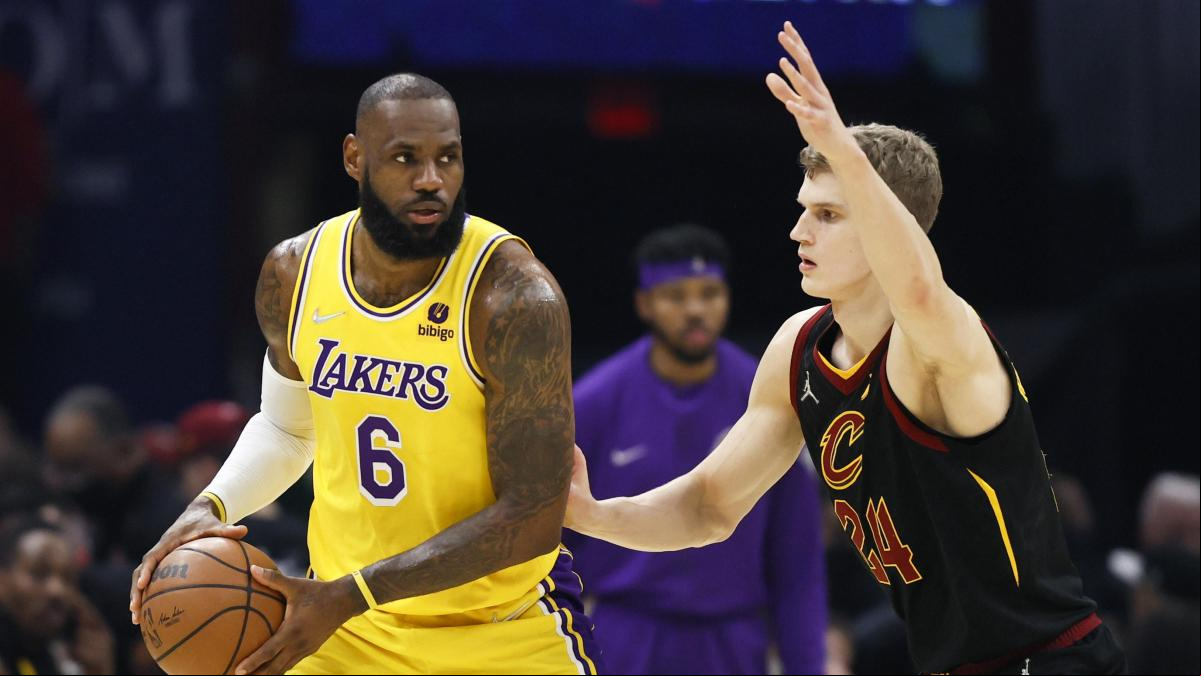 Los Lakers recuperan la novena plaza con un LeBron James pletórico