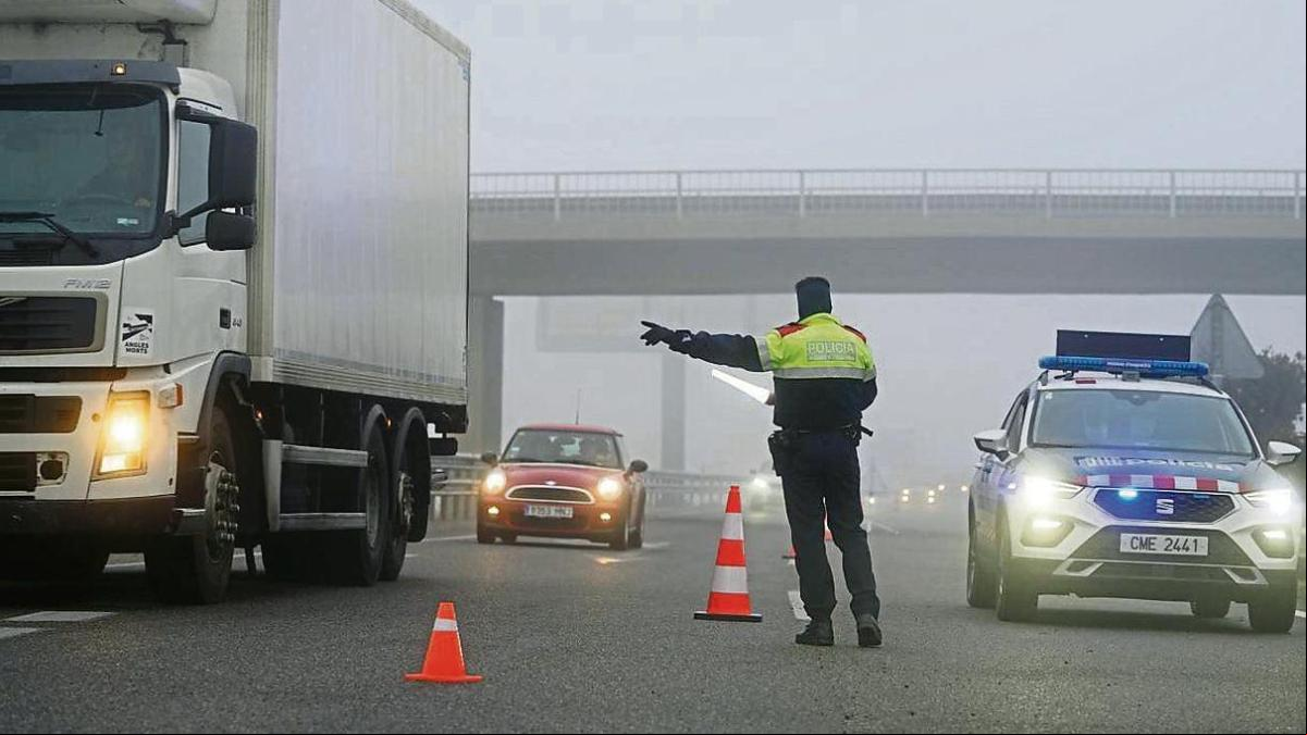 Muere un conductor por el choque con un autocar en la B-400 en Saldes