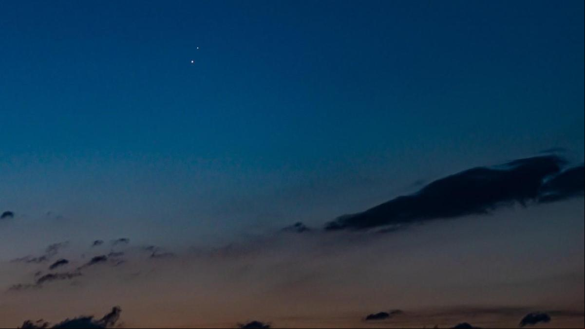 Venus y Júpiter compiten en el cielo
