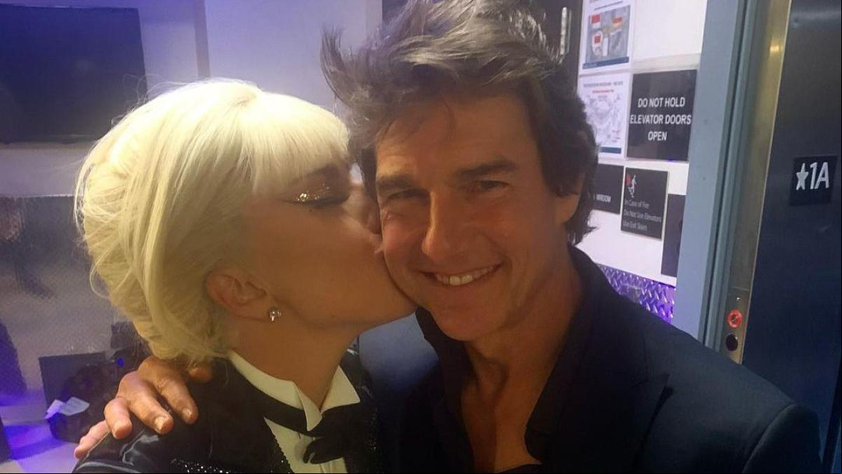 Instagram de los famosos: del beso de Lady Gaga a Tom Cruise al nuevo novio de Kaley Cuoco