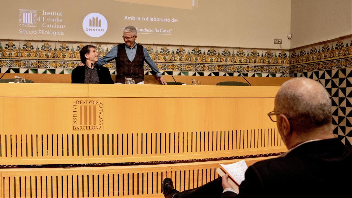 Joan-Lluís Lluís, el premio Òmnium que tiene la literatura oral de refugio