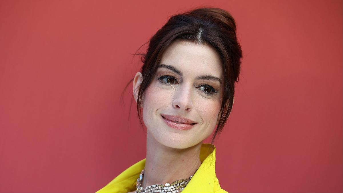 Anne Hathaway se viste de activista