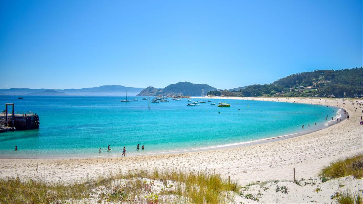 Ni el Caribe ni Cuba: esta playa de arena blanca y agua cristalina es una de las mejores del mundo y está en Galicia