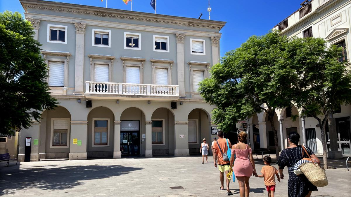El PSC abre expediente a los concejales que secundan la moción de censura en Vilassar de Mar