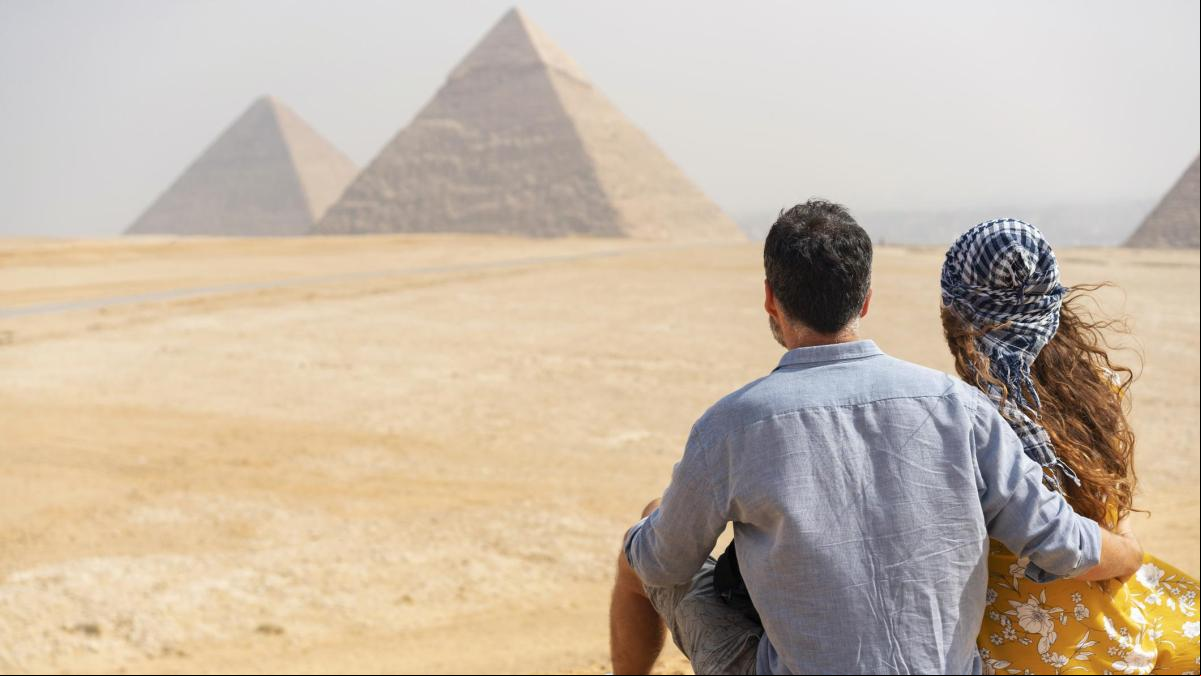 El Egipto más auténtico: pirámides, templos y un paseo nocturno por El Cairo