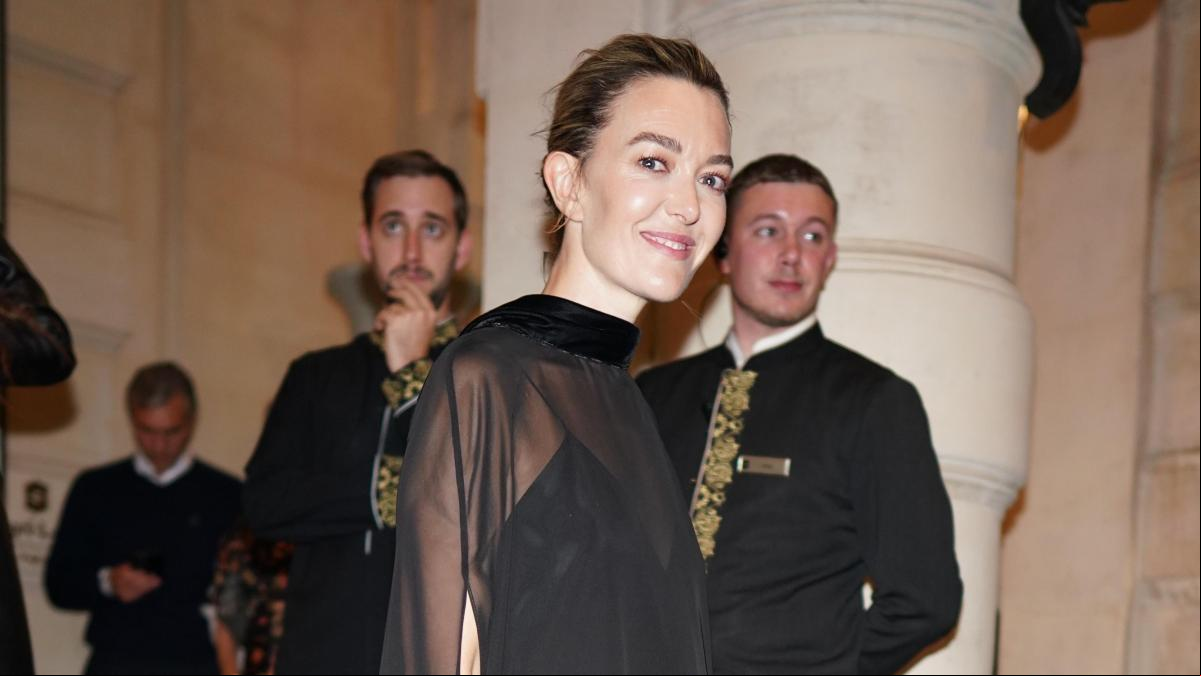Marta Ortega confirma la vuelta de los vestidos con capa