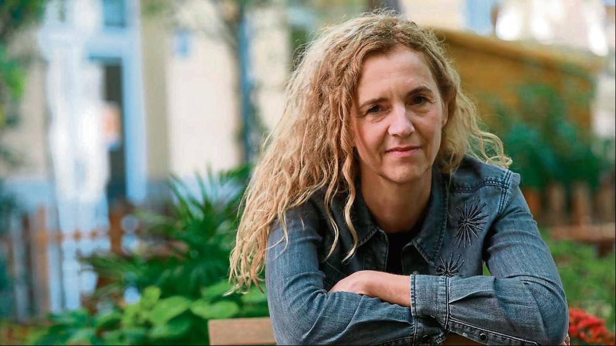 Delphine de Vigan: Hemos acogido al Gran Hermano en nuestra casa