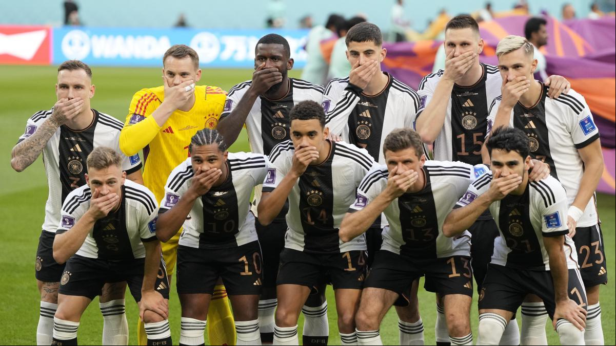 El reivindicativo gesto de la selección alemana tapándose la boca