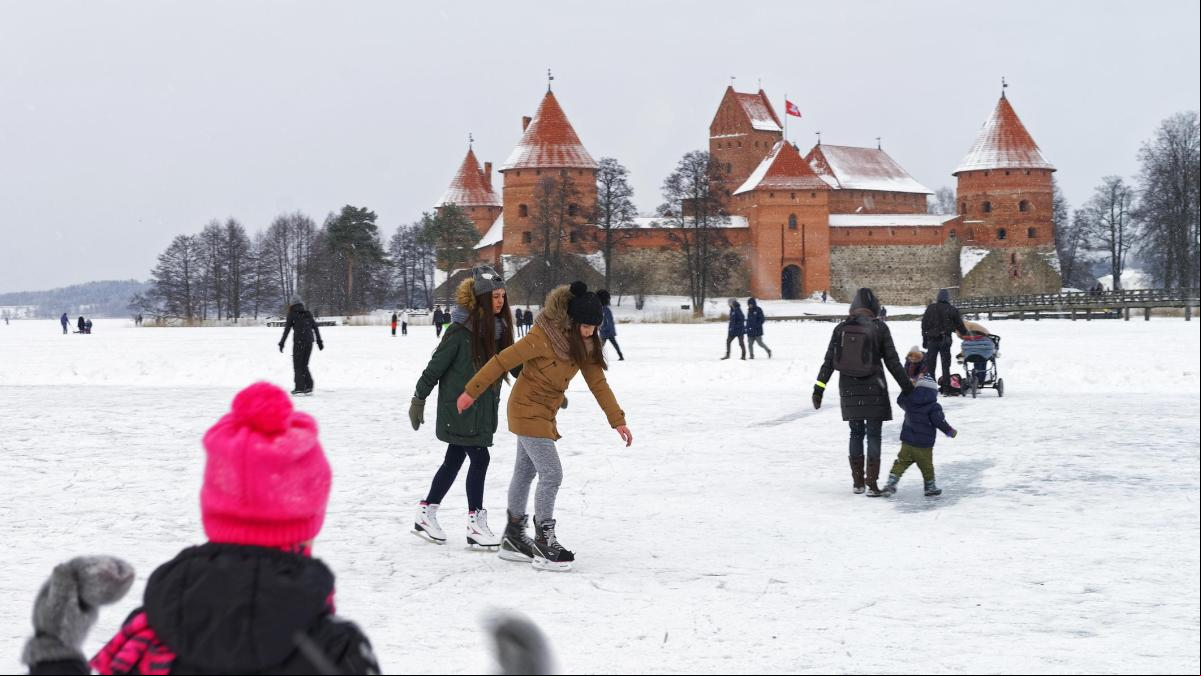 Trakai, el castillo rojo construido en medio de un lago en Lituania