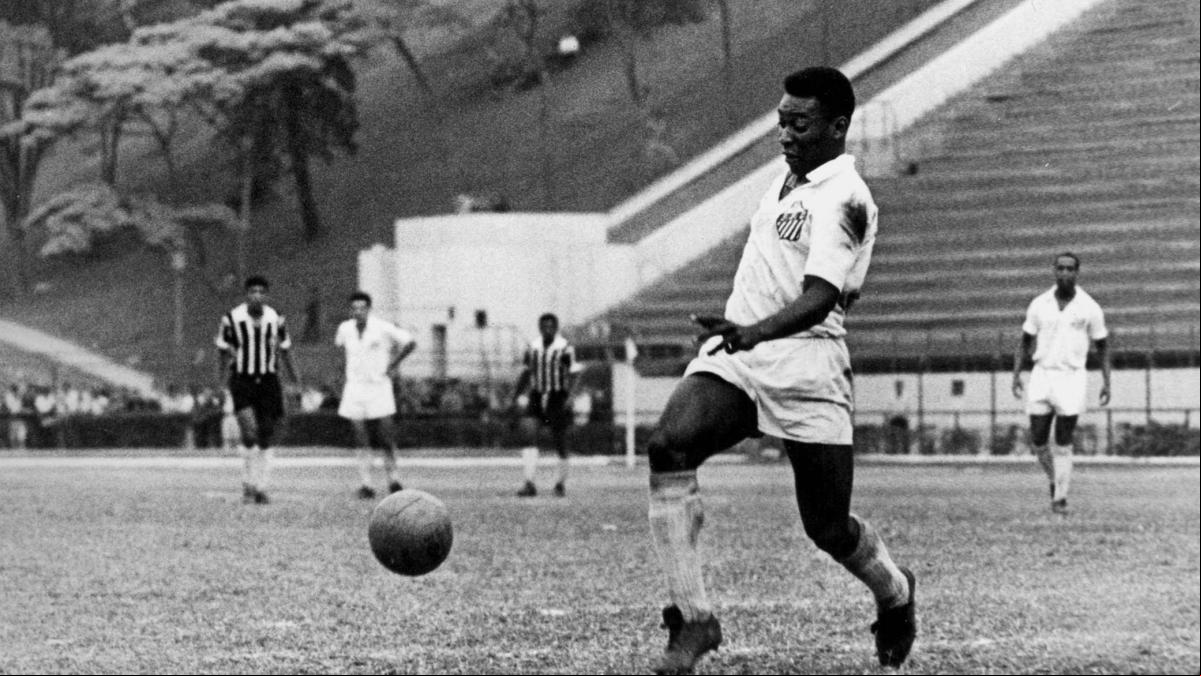 El Santos no usará el 10 de Pelé mientras juegue en Segunda
