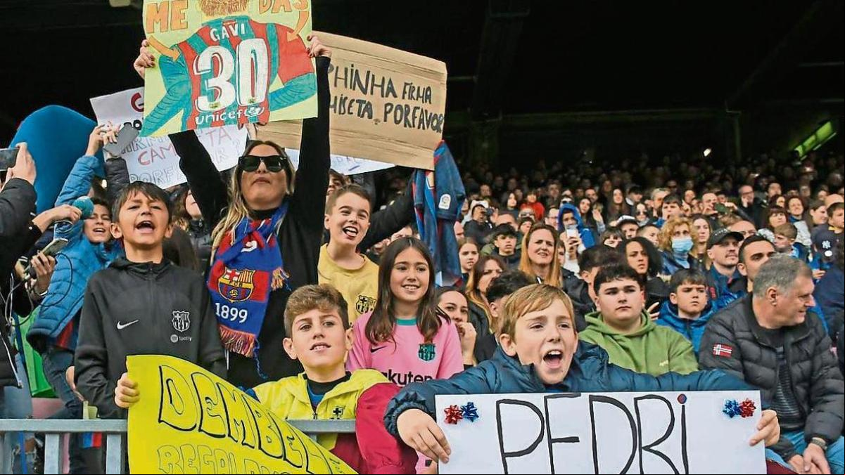 Gavi reina entre la juventud barcelonista
