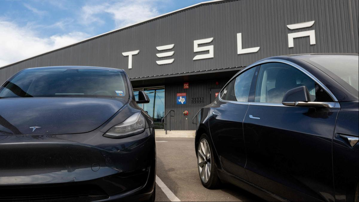 Tesla se desploma en bolsa al decepcionar con sus ventas