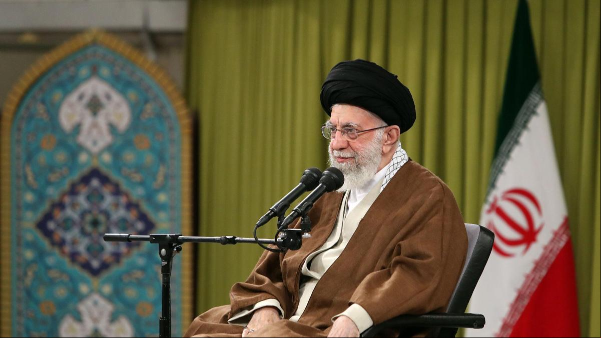 Irán condena a muerte al exviceministro de Defensa por espiar para Reino Unido