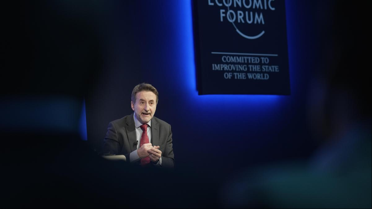 El consejero delegado de Repsol alerta en Davos de que “Europa está fracasando con la descarbonización”