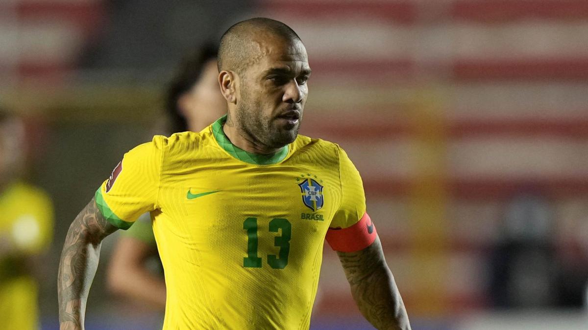 El primer partido de fútbol de Alves en prisión