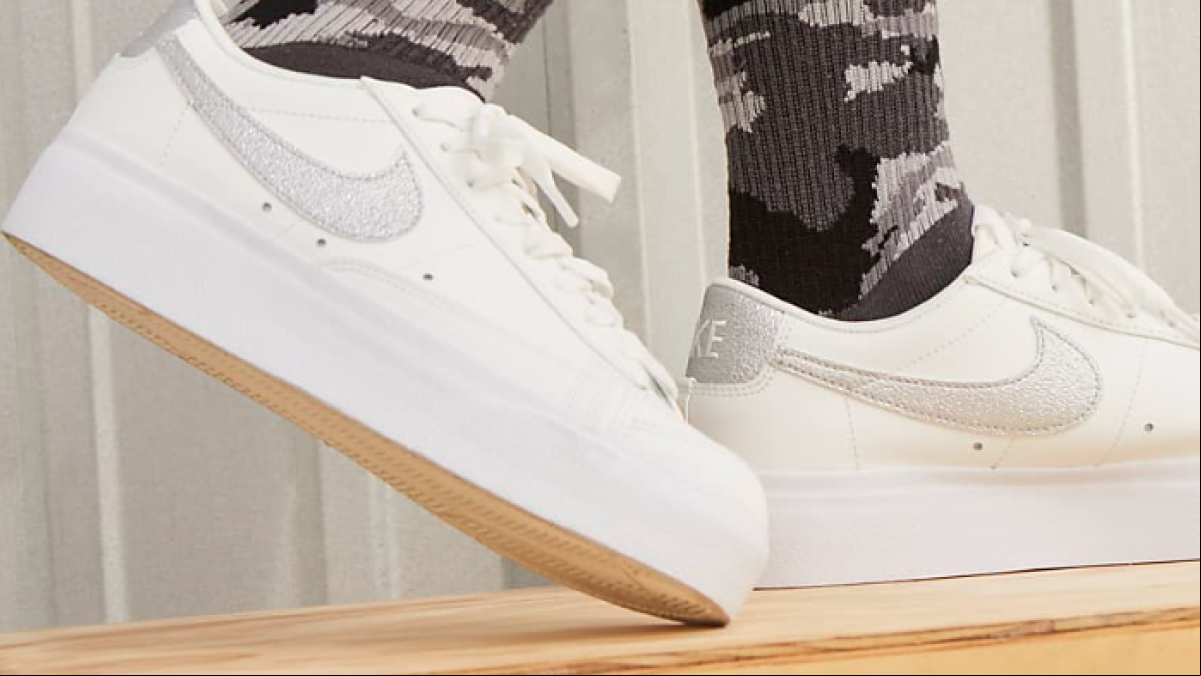 Las mejores ofertas de la semana: una plancha ghd con un 38% o unas Nike Blazer con un 40%
