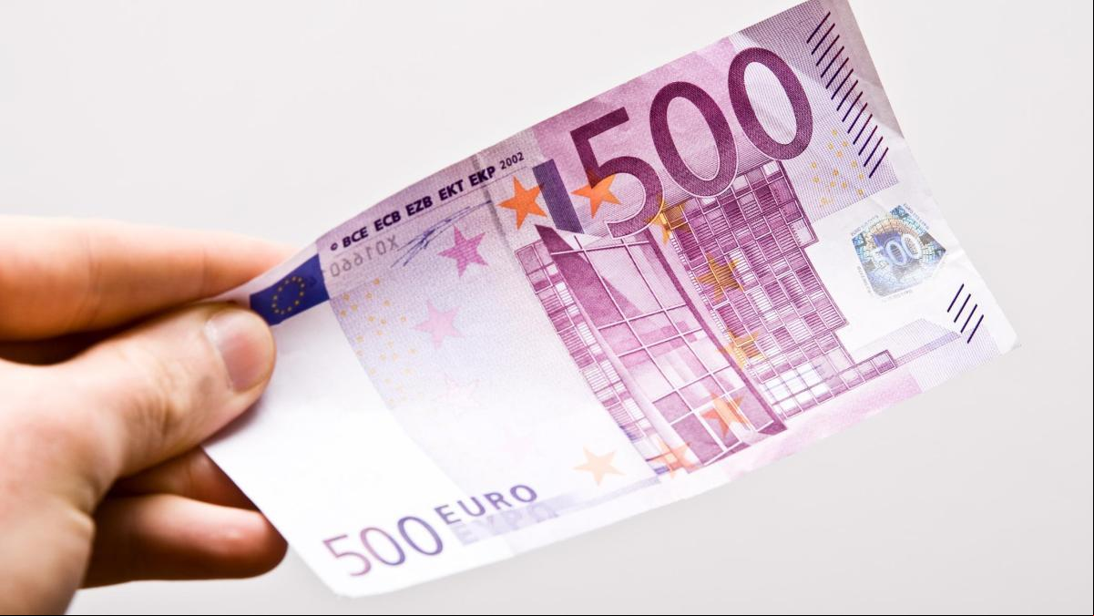 Una jubilada pide ayuda para recuperar un billete de 500 euros que perdió en la calle