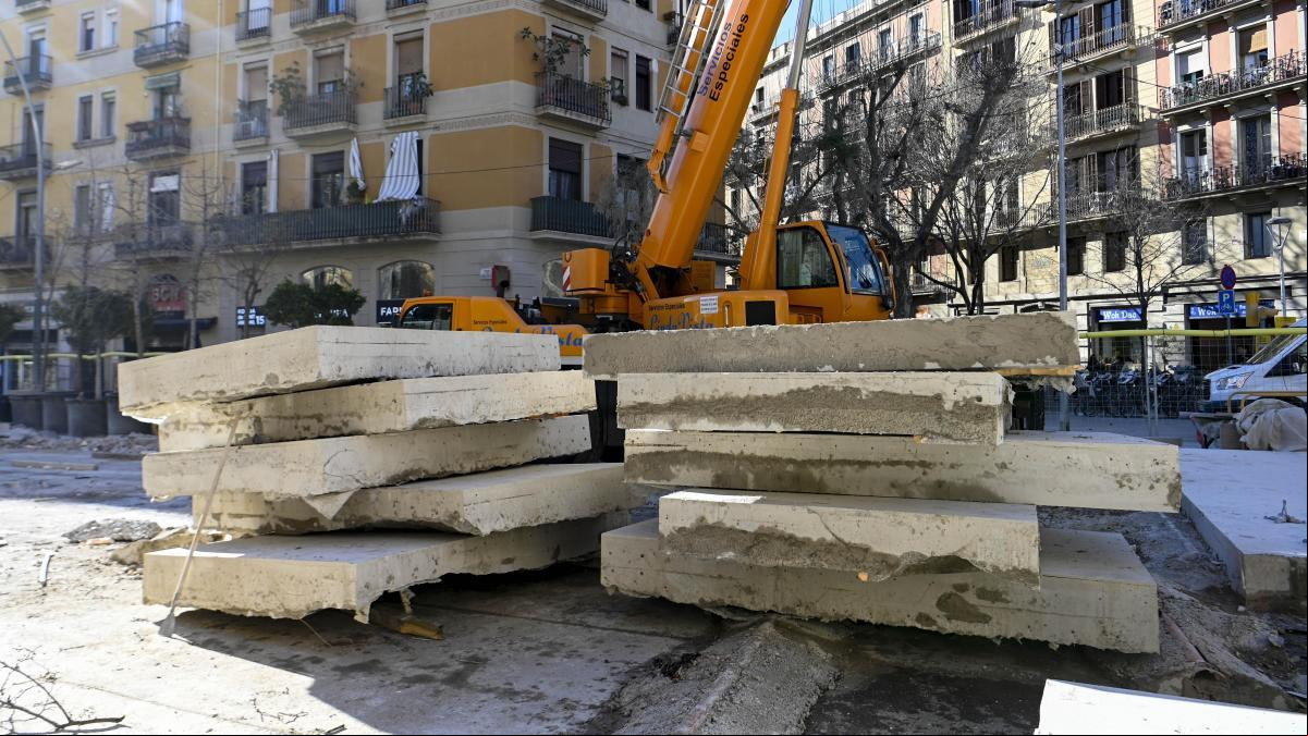 Los partidarios de la vuelta del bus a la ronda de Sant Antoni planean su contraataque