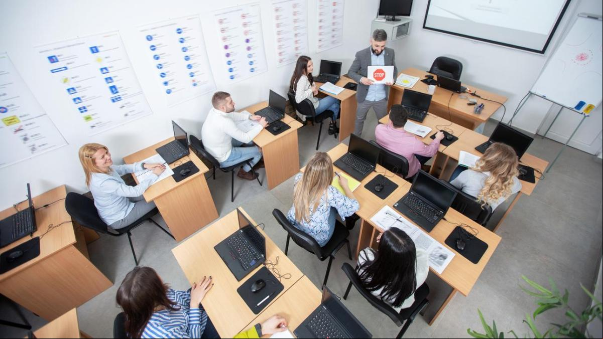 Triunfa con su respuesta a una complicada pregunta de autoescuela: Parece ser que para la DGT no es correcta