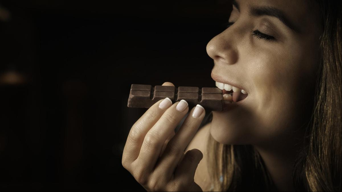Así es una cata de chocolate dirigida por Raquel González, la mejor sumiller de cacao española