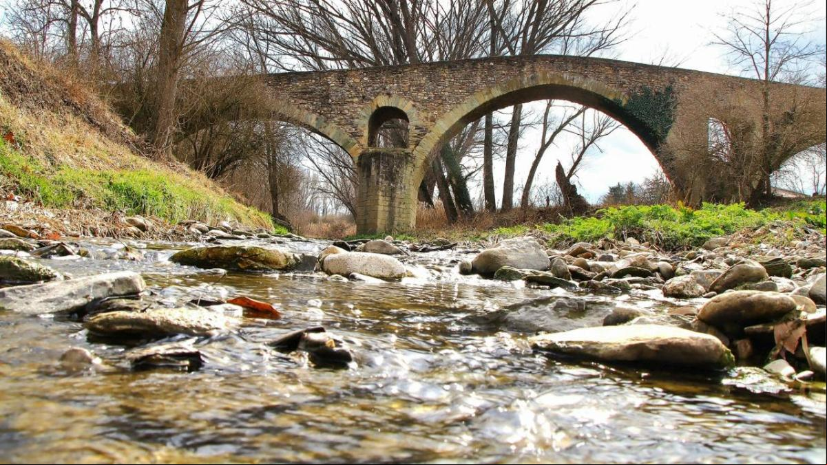 El puente medieval testigo de la sequía