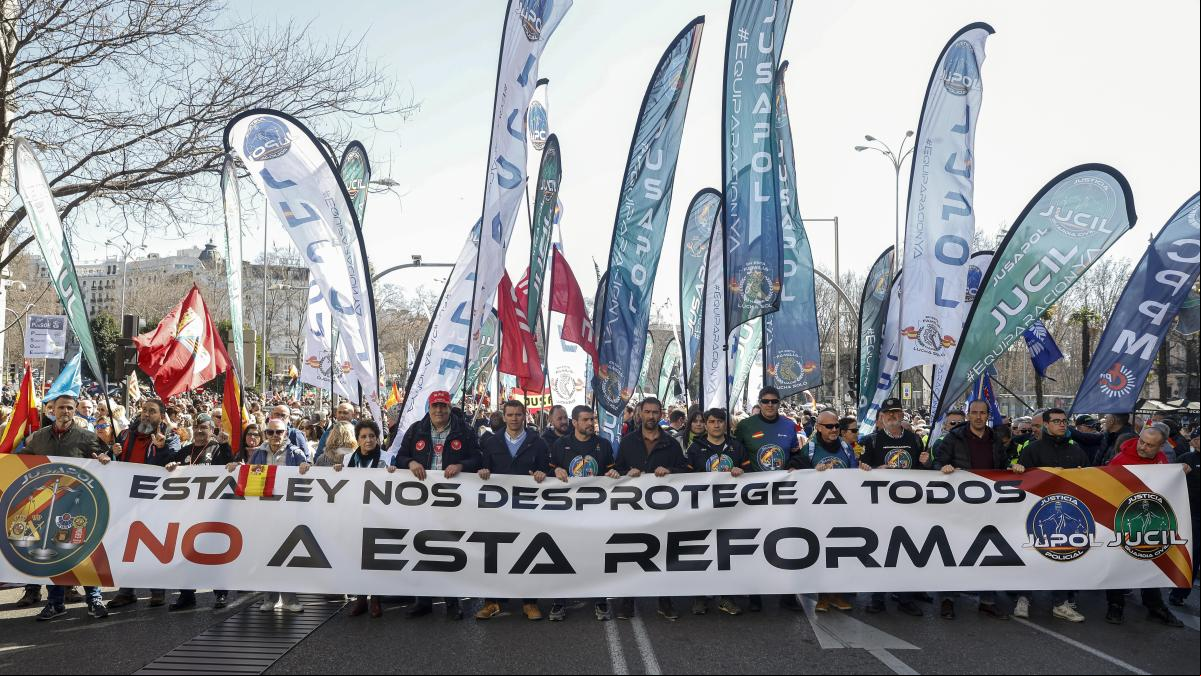 Los sindicatos policiales piden la dimisión de Marlaska por la reforma de la ley mordaza