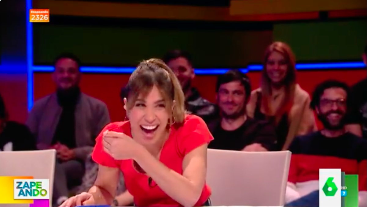 Monumental pillada a María Gómez en directo: “¡Qué torrija llevas!”