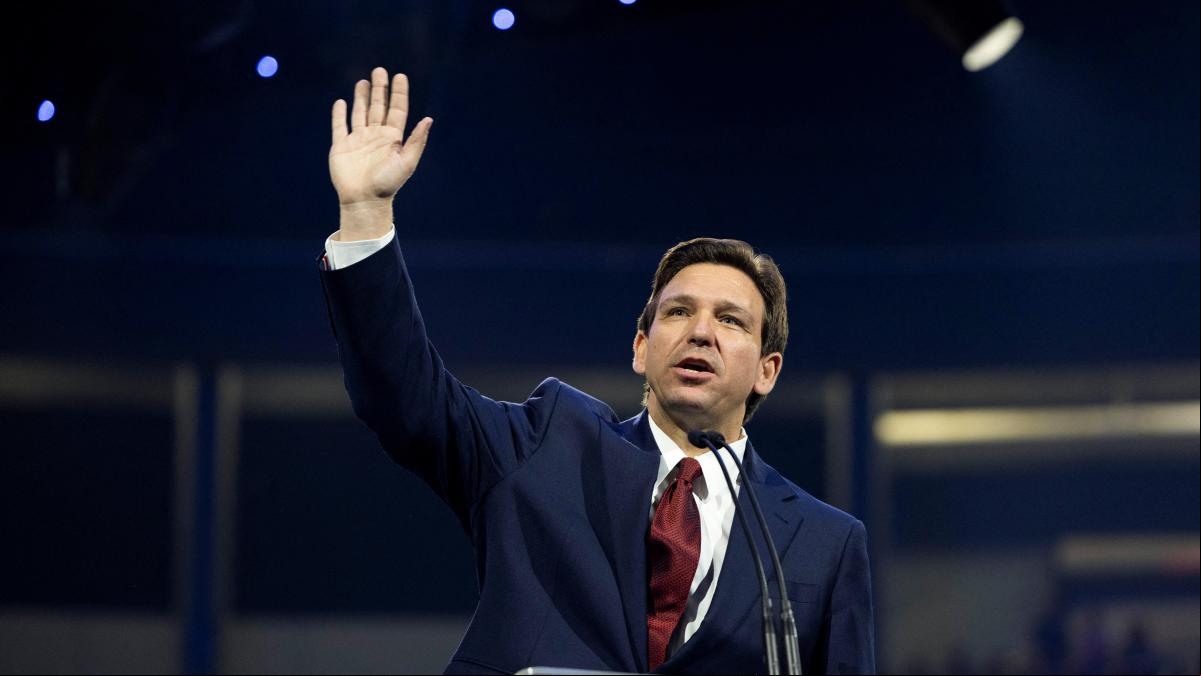 DeSantis afronta la hora de la verdad en el primer debate entre republicanos, sin Trump