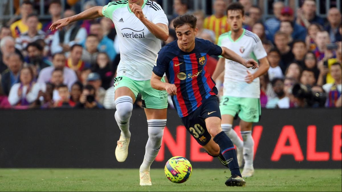 Xavi mantiene a los cuatro centrocampista para el derbi frente al Espanyol