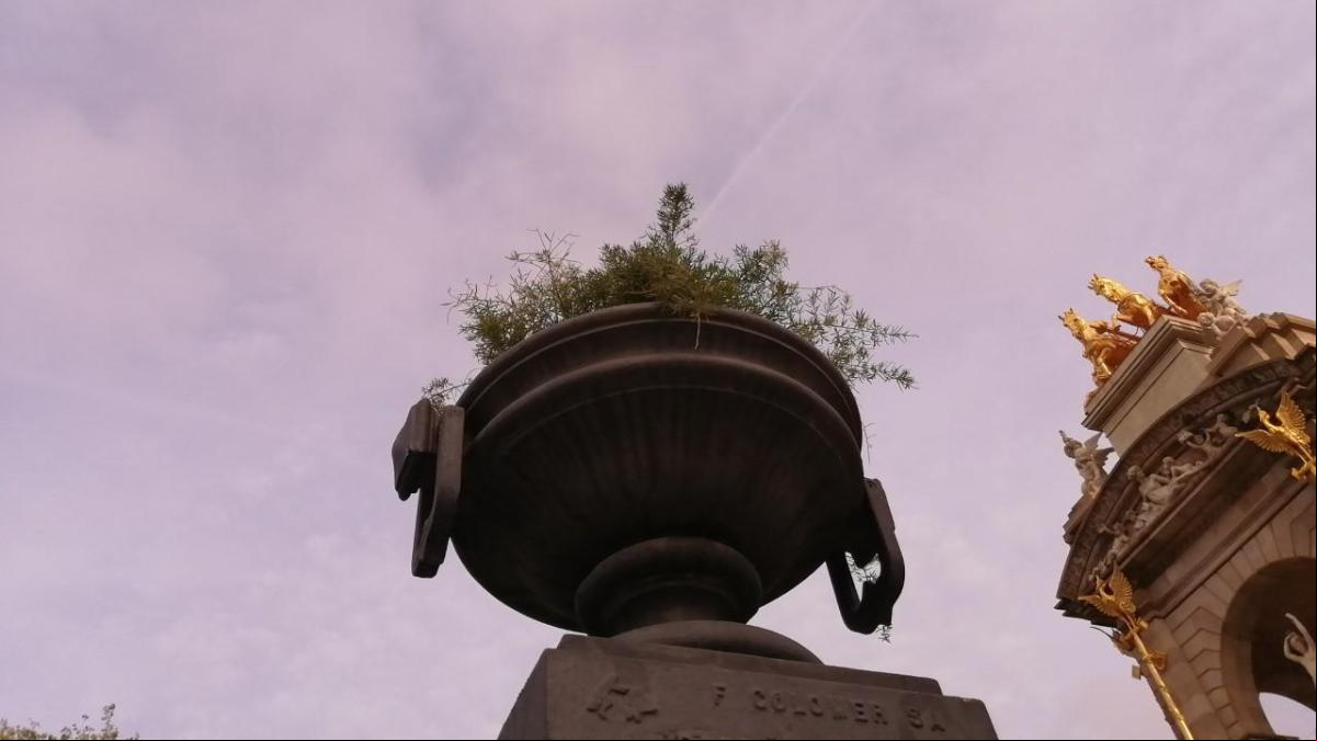 La escultura pública de Barcelona bañada en oro