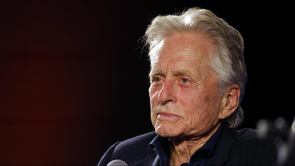Michael Douglas celebra el 4 de julio en su lujosa mansión de Mallorca