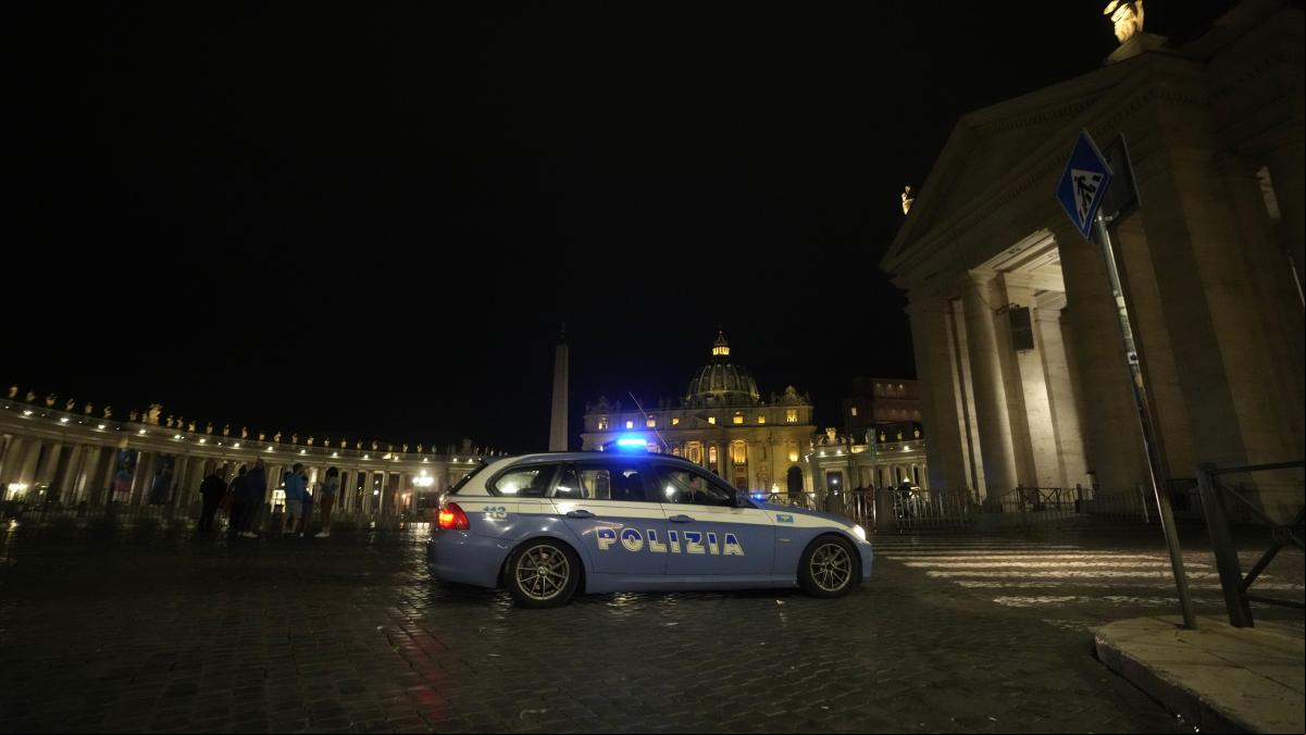 Un hombre se introduce a la fuerza con un coche en el Vaticano y es detenido