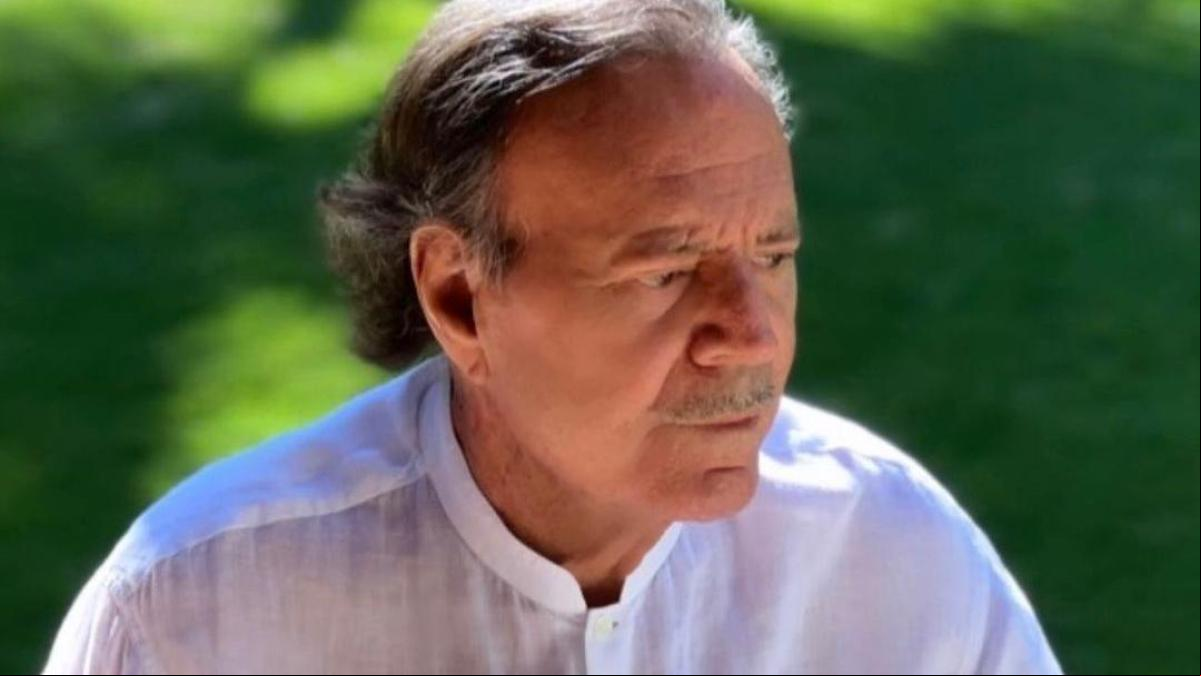 El último capricho de Julio Iglesias por el que viajará en breve a Polonia