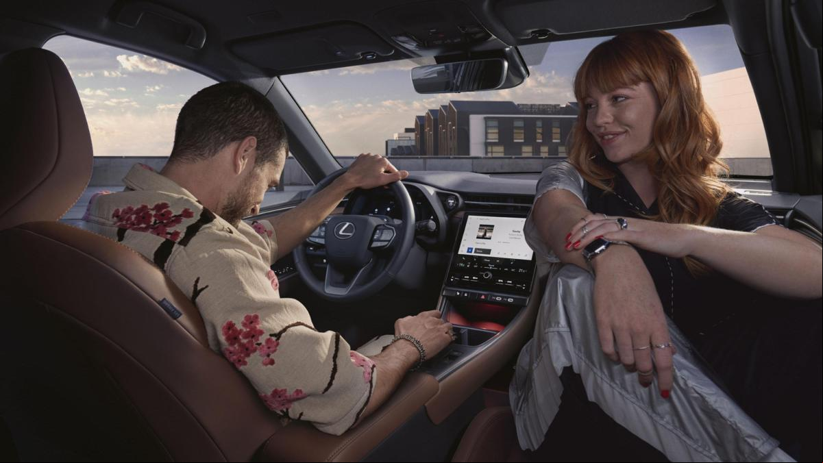 Nuevo Lexus LBX: el pequeño SUV  que atrae a los más jóvenes
