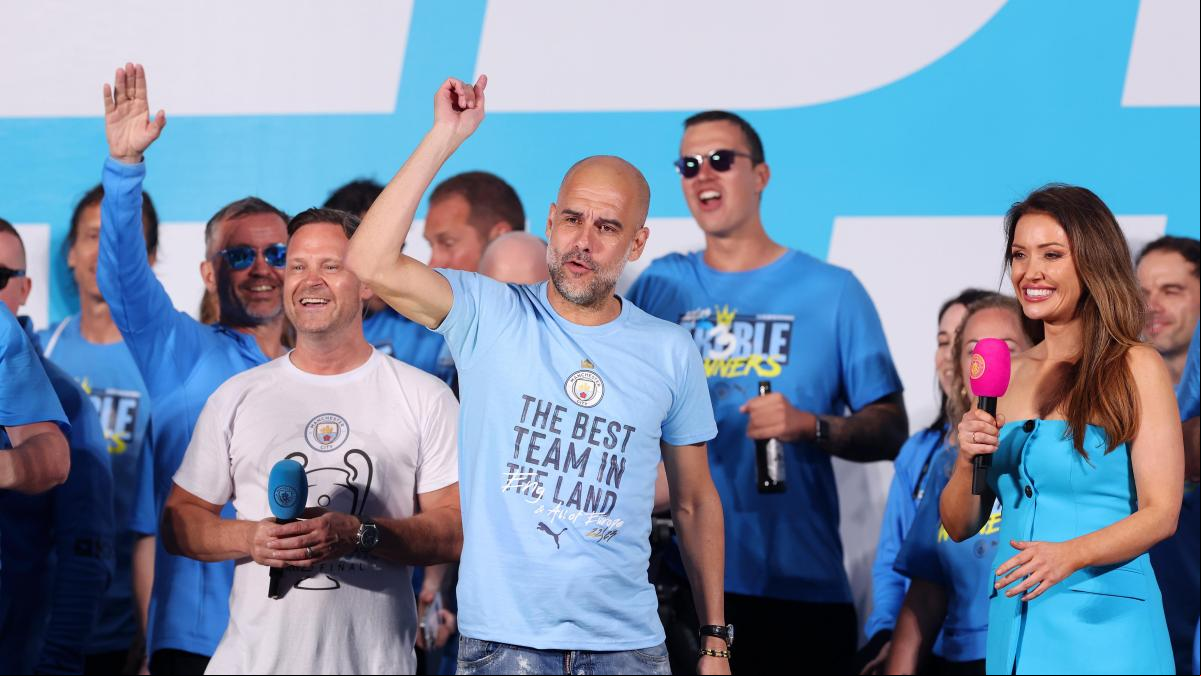 Guardiola reparte su prima por ganar la Premier entre los trabajadores del City