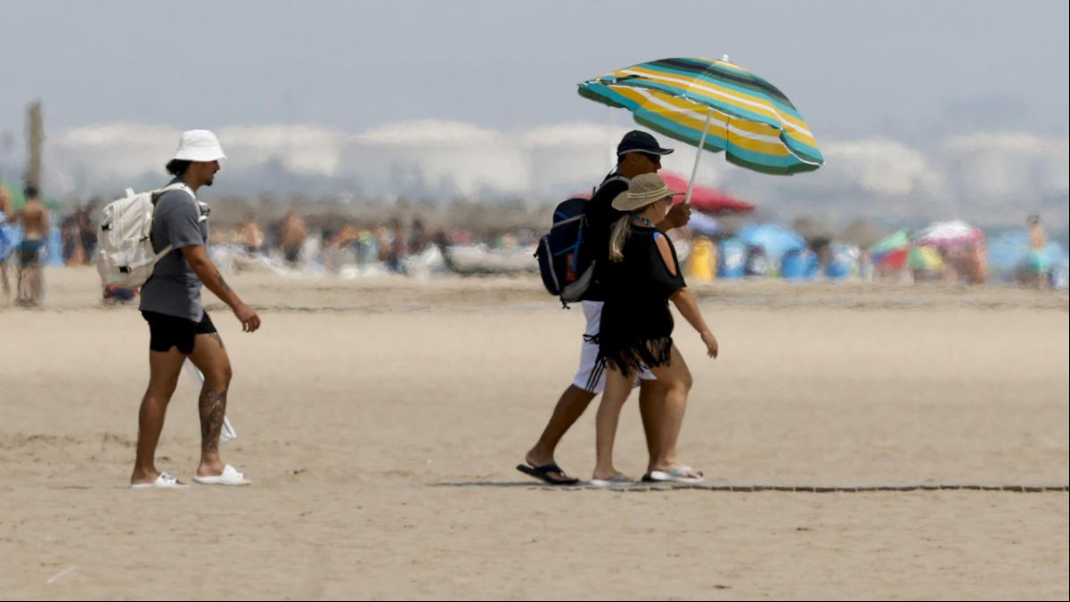 Sanidad alerta de riesgo alto por calor en más de 150 municipios de Alicante y Valencia Sanidad alerta de riesgo alto por calor en más de 150 municipios de Alicante y Valencia