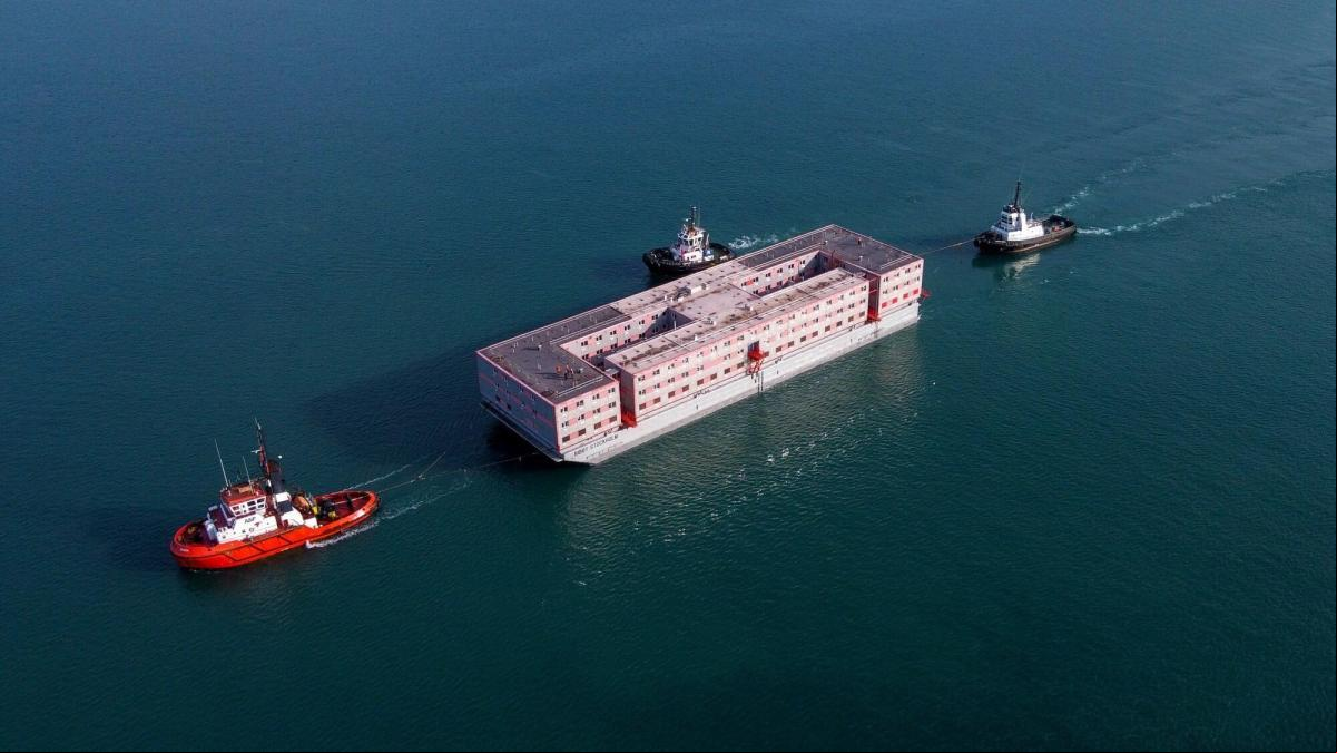 Reino Unido cerrará el Bibby Stockholm, la cárcel flotante para migrantes