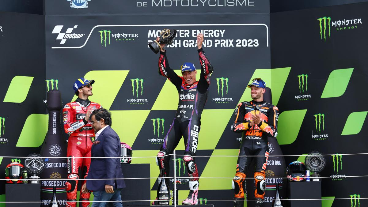 Victoria espectacular de Aleix Espargaró sobre Bagnaia en Silverstone