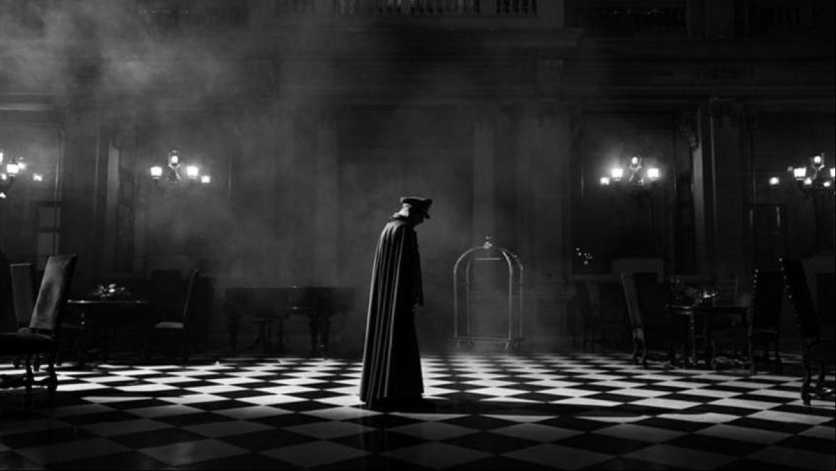 Pablo Larraín sacude Venecia con el retrato de un Pinochet vampiro: Su impunidad le hizo eterno