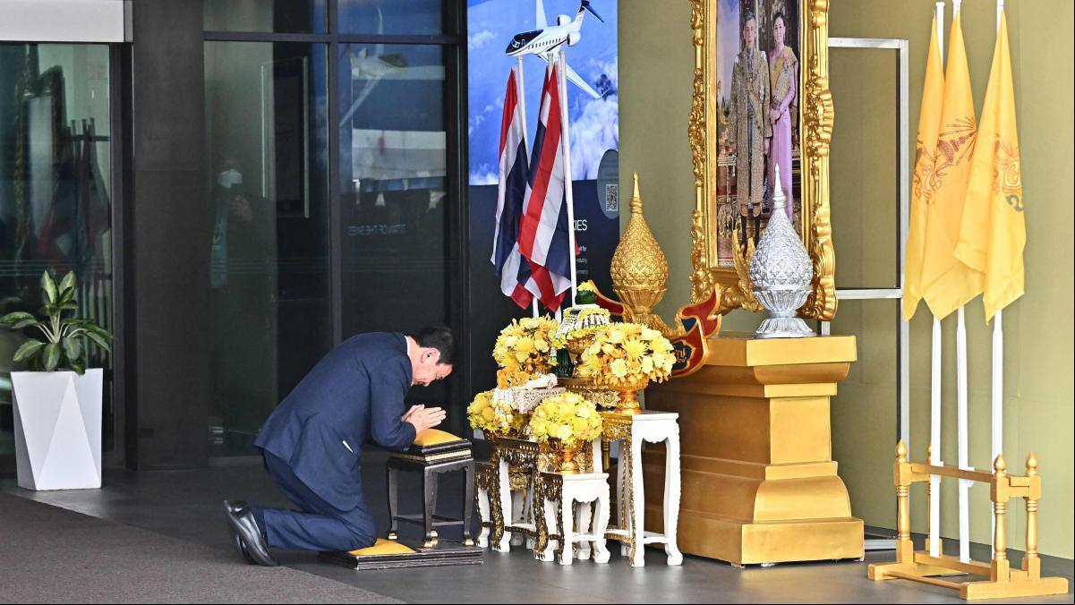 El rey de Tailandia reduce de ocho años a uno la condena a Thaksin Shinawatra