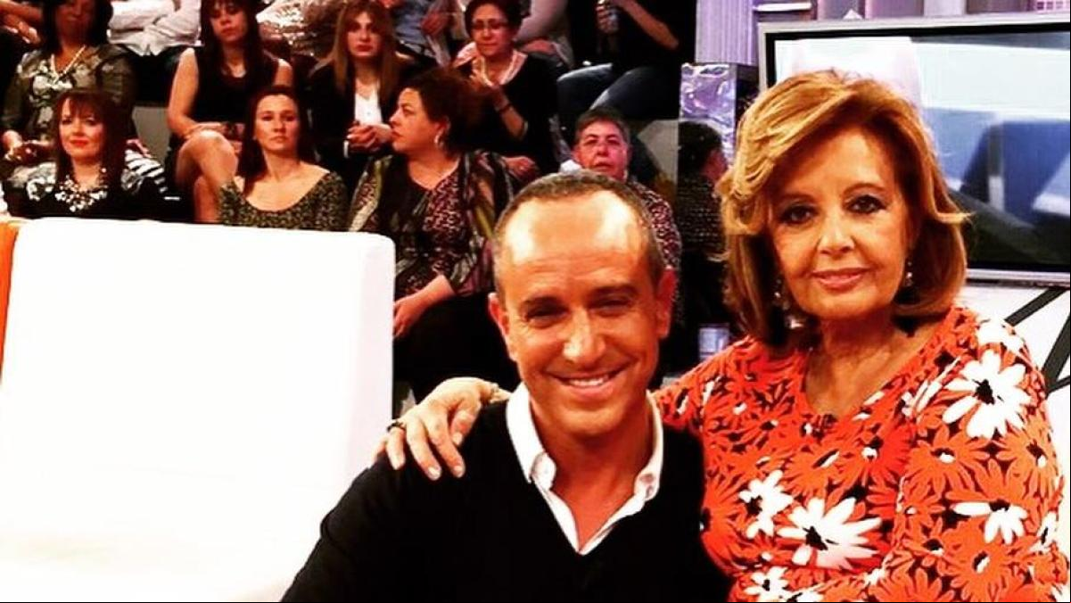 Víctor Sandoval la lía en redes con su despedida a María Teresa Campos: Lo ha vuelto a hacer