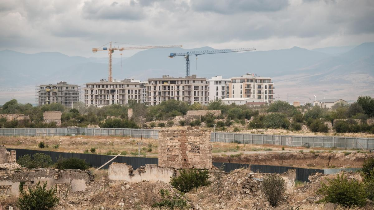 Azerbaiyán, grúas antes de la batalla