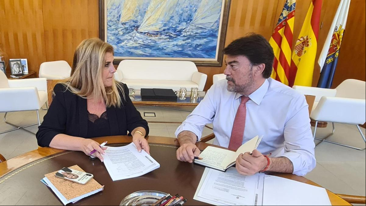 El PP de Alicante atrae a Vox al aceptar puntos clave de su agenda política