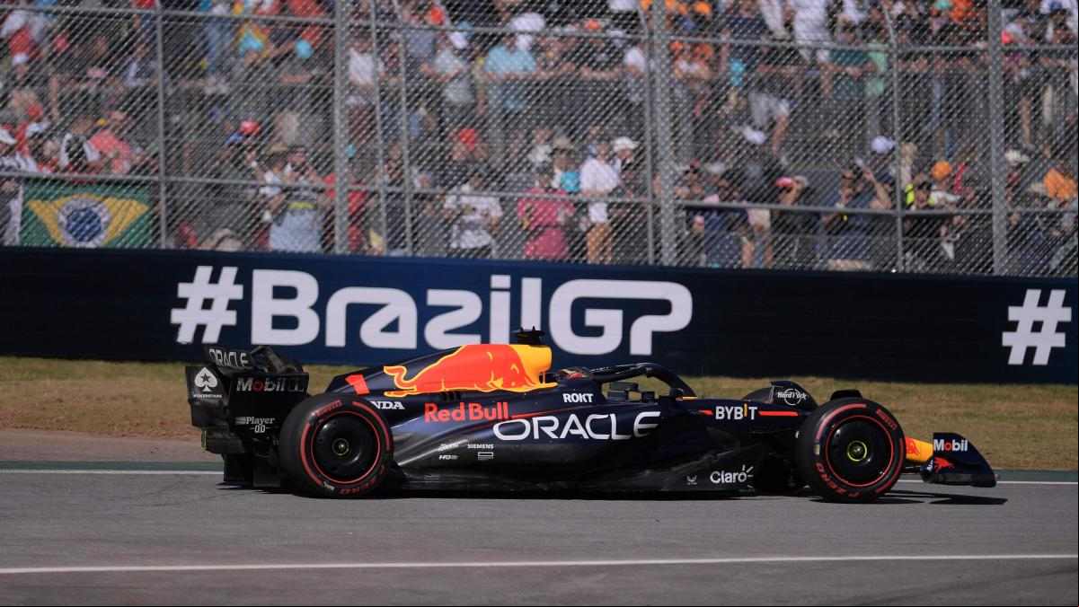 Alonso vuelve al podio con un adelantamiento épico y Verstappen eleva el listón a 17 victorias