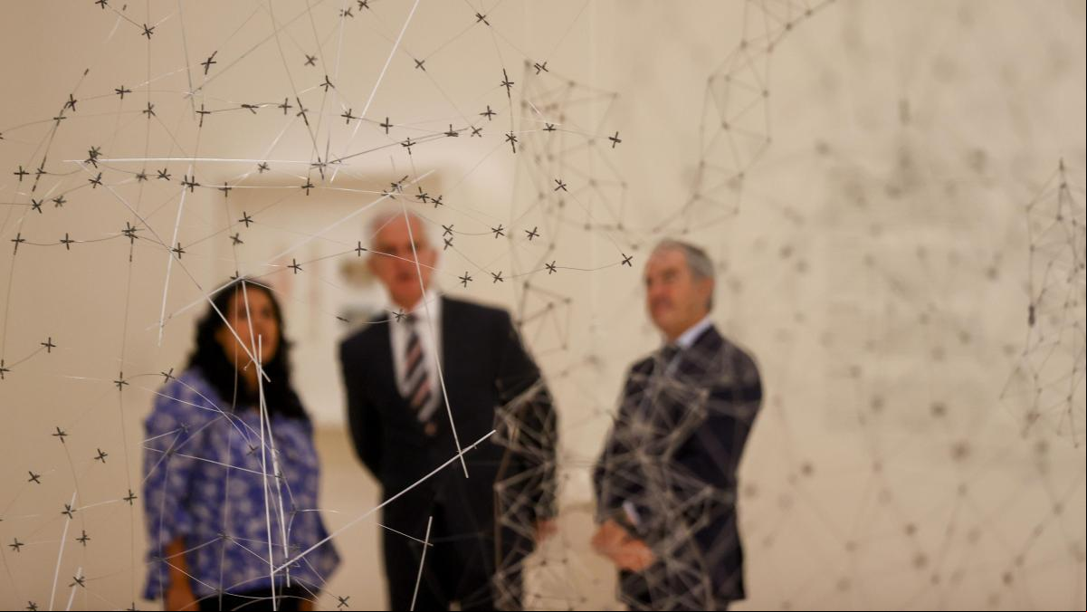 Las esculturas infinitas de la artista Gego llegan al Guggenheim Bilbao