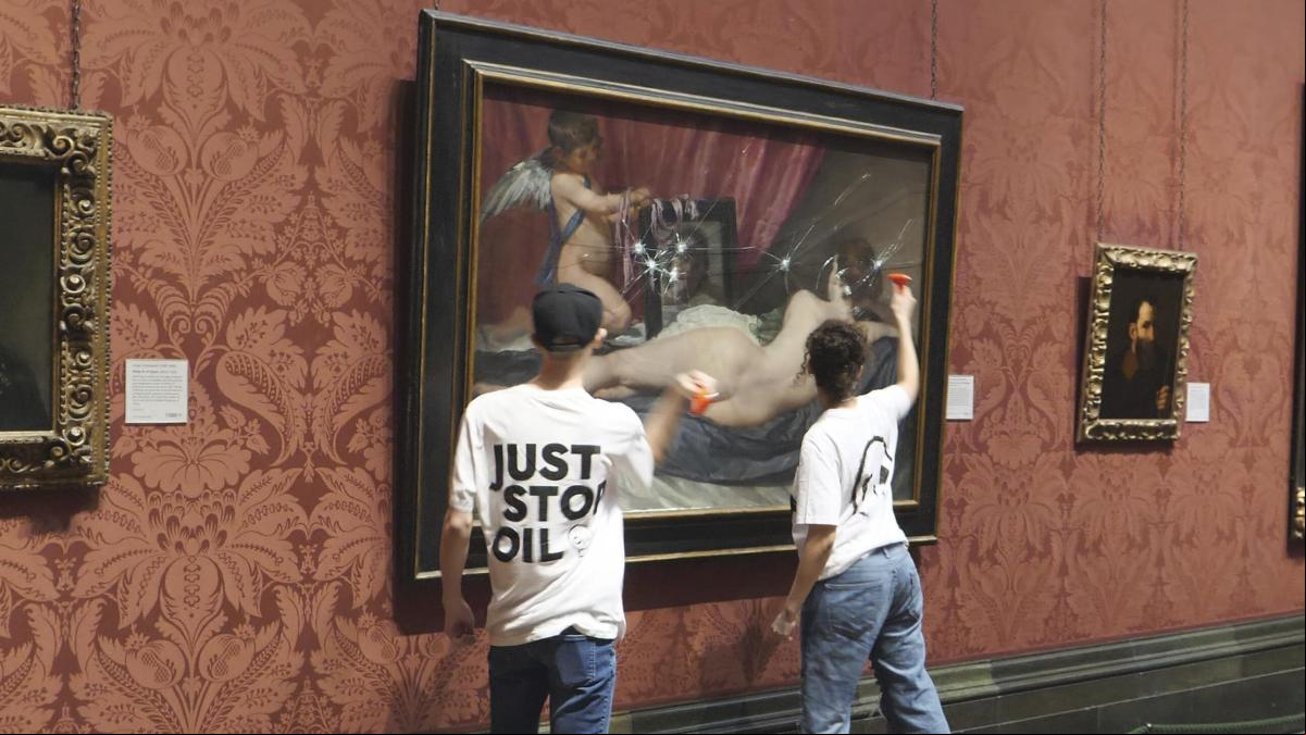 Un grupo de ecologistas ataca a martillazos un cuadro de Velázquez en la National Gallery de Londres